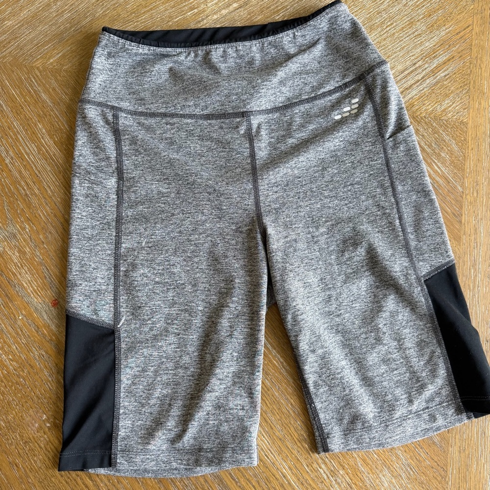 Gray Heathered High Waist Athletic Bike Shorts Women’s Small Pockets